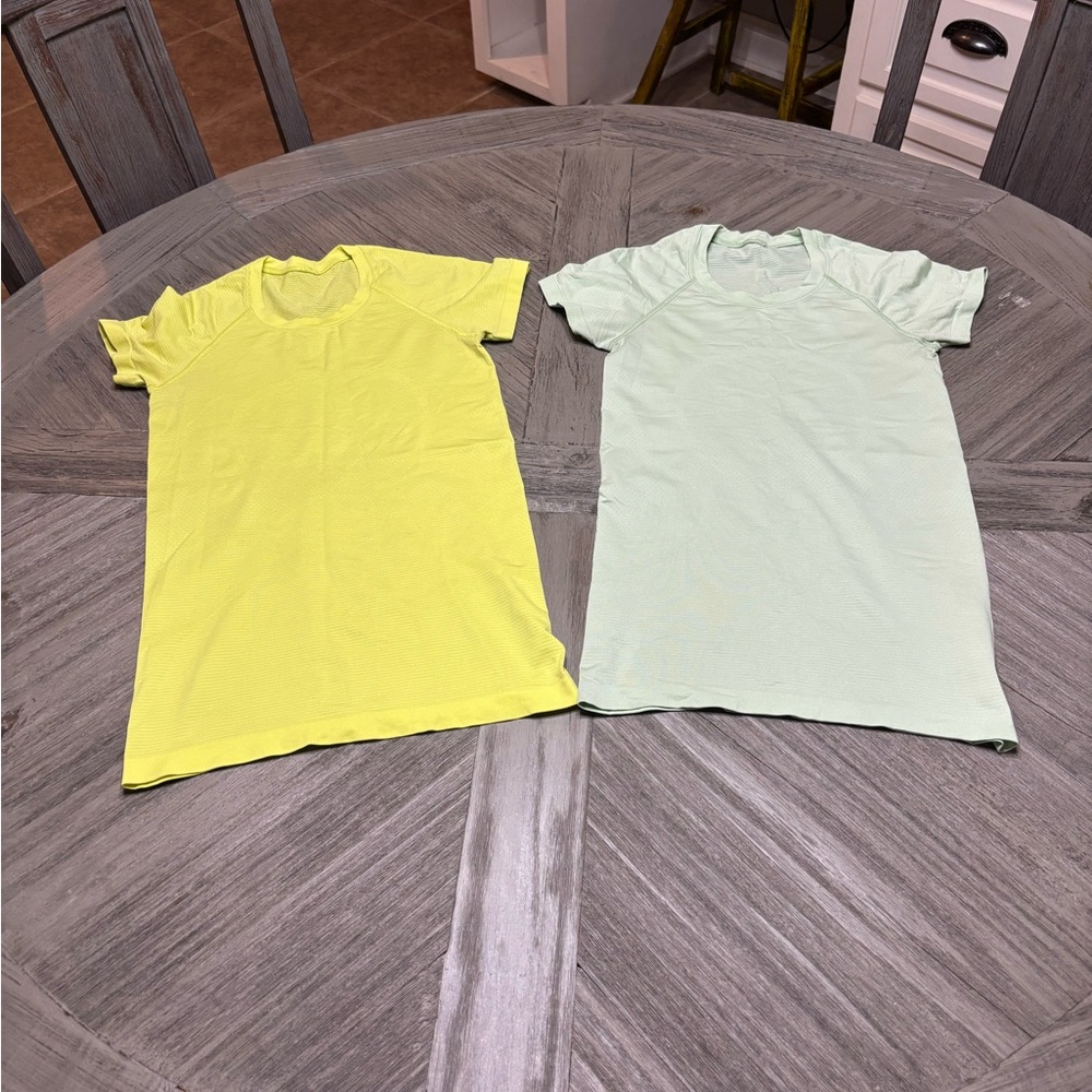 Women’s Lululemon Swiftly Tech Short Sleeves.